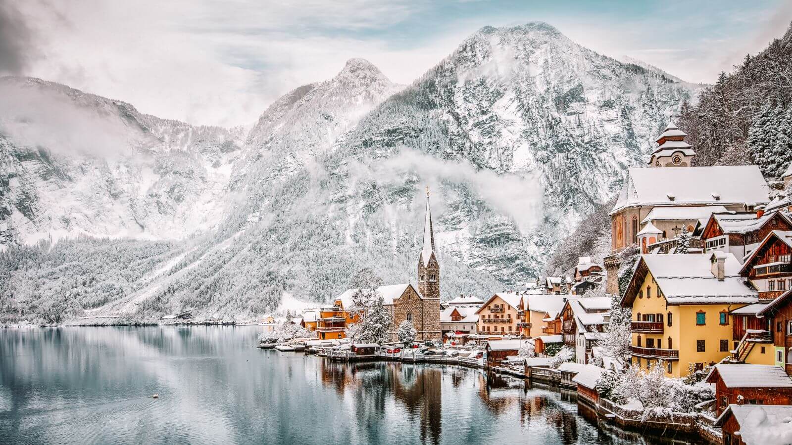 Hallstatt in the winter with a private chauffeur